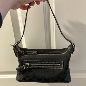 Coach shoulder bag - like new!